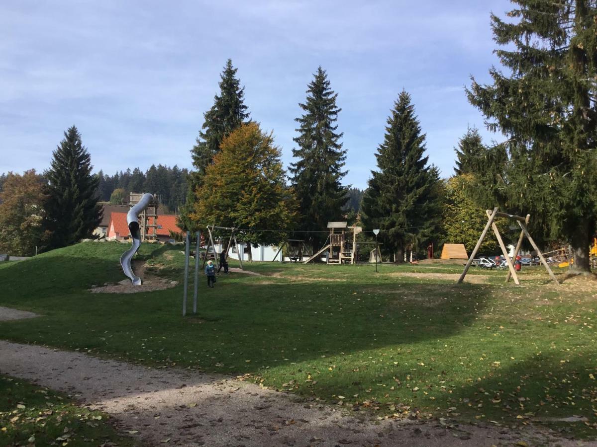 Gemuetliche 1Z Fewo In Schoenwald Mit Balkon, Schwimmbad, Sauna, Fitness Bagian luar foto