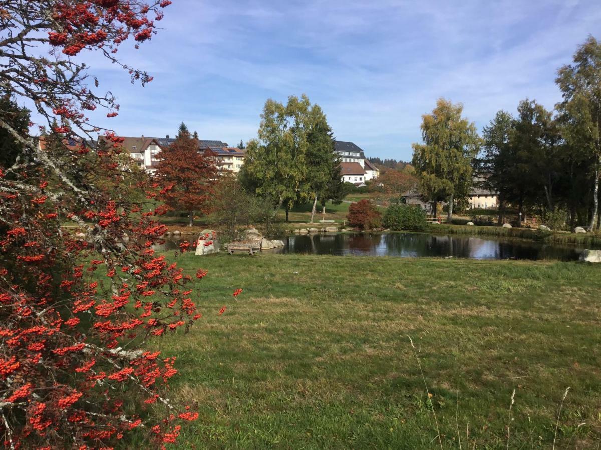 Gemuetliche 1Z Fewo In Schoenwald Mit Balkon, Schwimmbad, Sauna, Fitness Bagian luar foto